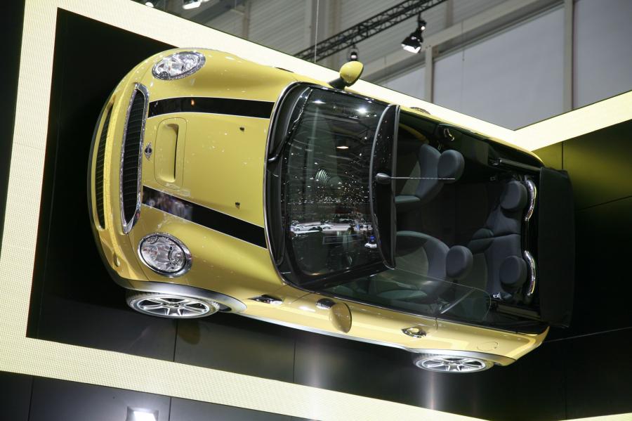  Mini Cooper JCW Cabrio 2010 года  (фото 4 из 16)